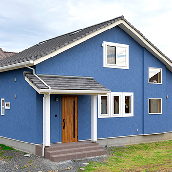 三角屋根のかわいい住まい